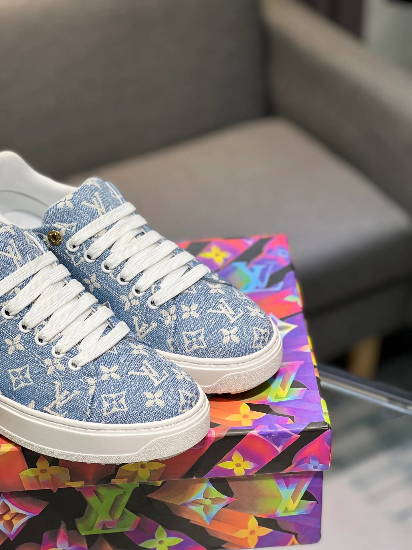 Men's Men's Shoes 💰540 LV Louis Vuitton. The latest fashionable casual shoes are popular in physical stores. The new spring and summer comfortable imported custom patent leather plus cowhide, cowhide mesh, and unique jacquard fabric element design. With sheepskin lining, Lv original base, [sun][sun] high-end packaging and high quality💪Details determine quality, welcome to compare🇮🇹Code number 38-44, 45 can be customized